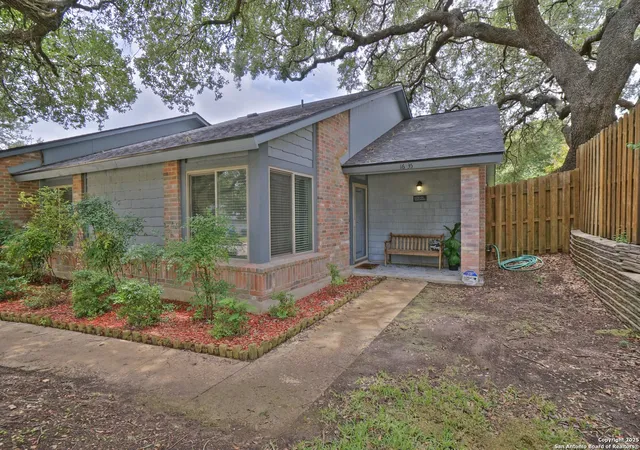 Photo 2 of Sale Pending at 16535 Fox Knl, San Antonio, TX 78247 | MLS# 1882255 | Listing updated on 2025-10-17