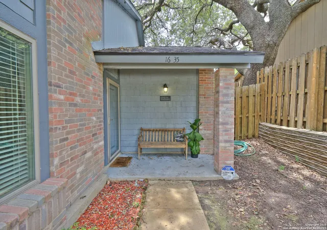 Photo 3 of Sale Pending at 16535 Fox Knl, San Antonio, TX 78247 | MLS# 1882255 | Listing updated on 2025-10-17