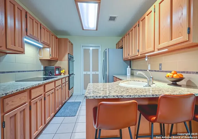 Photo 4 of Sale Pending at 16535 Fox Knl, San Antonio, TX 78247 | MLS# 1882255 | Listing updated on 2025-10-17