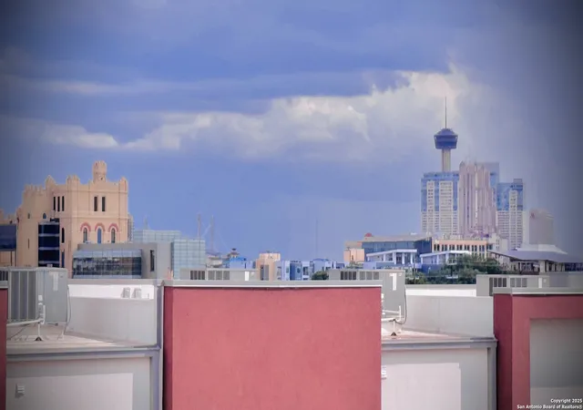 2nd image of 1140 E Quincy #1140, San Antonio, TX 78212 | MLS# 1882353