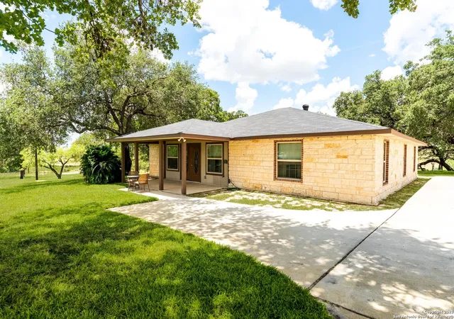 3rd image of 103 Misty Bend, Floresville, TX 78114 | MLS# 1882415