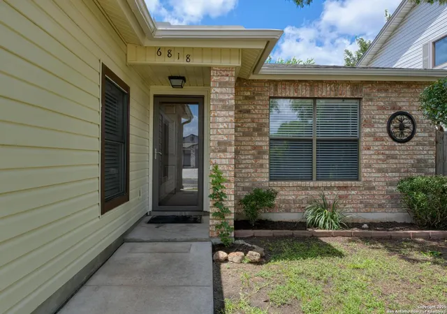 Photo 3 of Sale Pending at 6818 Misty Field, Converse, TX 78109 | MLS# 1882417 | Listing updated on 2025-09-17