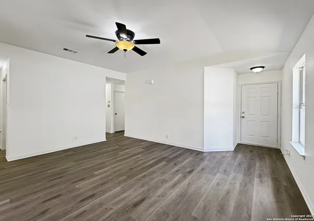 Photo 4 of Sale Pending at 1222 Bobcat Pass, San Antonio, TX 78251 | MLS# 1882423 | Listing updated on 2025-10-22