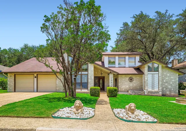 Photo 3 of Sale Pending at 13215 Hunters Spring St, San Antonio, TX 78230 | MLS# 1882498 | Listing updated on 2026-03-31