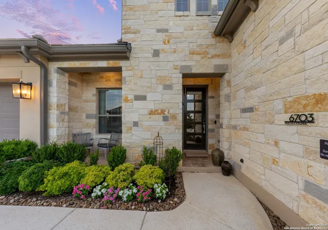 Photo 2 of Sale Pending at 6703 Bella Colina, San Antonio, TX 78256 | MLS# 1882501 | Listing updated on 2025-09-03