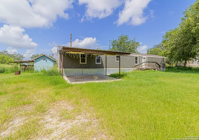 Photo 2 of Manufactured home for sale at 18065 County Road 163, Elmendorf, TX 78112 | MLS# 1882507 | Listing updated on 2025-12-19