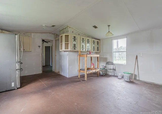 Photo 3 of Manufactured home for sale at 18065 County Road 163, Elmendorf, TX 78112 | MLS# 1882507 | Listing updated on 2025-12-19