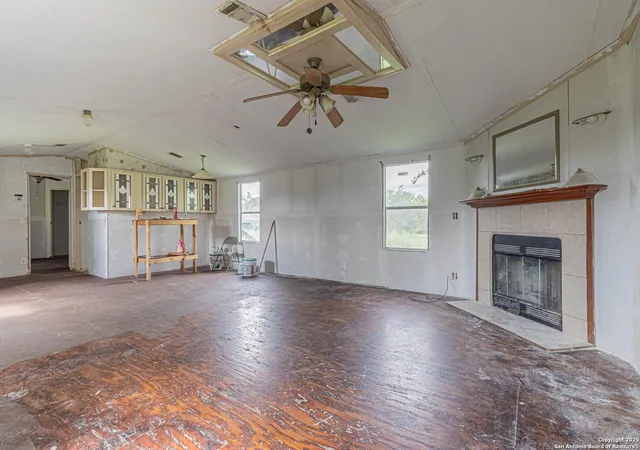Photo 4 of Manufactured home for sale at 18065 County Road 163, Elmendorf, TX 78112 | MLS# 1882507 | Listing updated on 2025-12-19