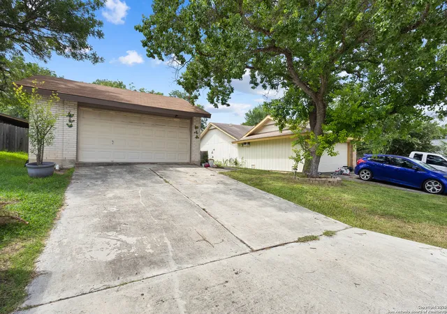 Photo 4 of Single family home for sale at 8415 Clear Meadow, Converse, TX 78109 | MLS# 1882677 | Listing updated on 2025-11-12