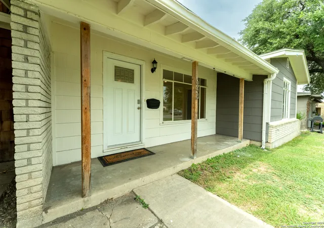 Photo 3 of Sale Pending at 643 Edgebrook, San Antonio, TX 78213 | MLS# 1882754 | Listing updated on 2025-11-05