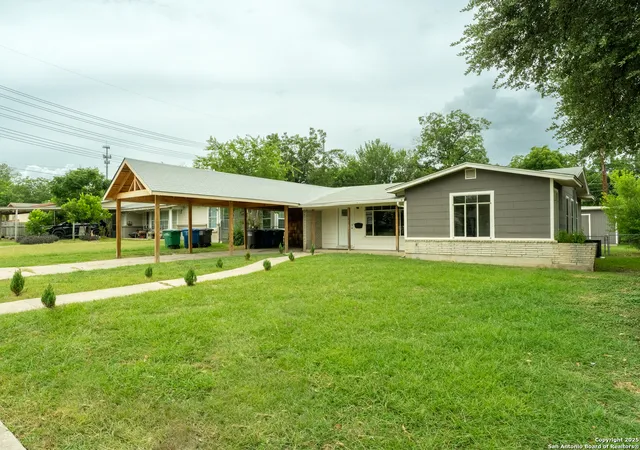 Photo 2 of Sale Pending at 643 Edgebrook, San Antonio, TX 78213 | MLS# 1882754 | Listing updated on 2025-11-05