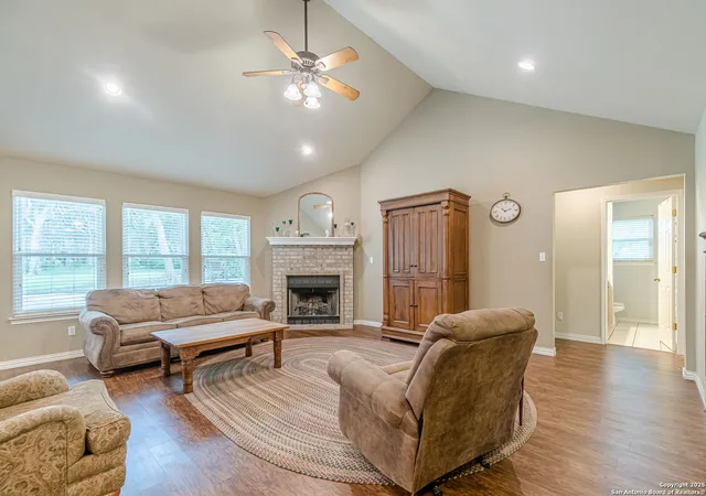 4th image of 4104 Oak, San Marcos, TX 78666 | MLS# 1882755