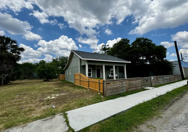 Photo 2 of Single family home for sale at 329 Blaine, San Antonio, TX 78202 | MLS# 1882808 | Listing updated on 2025-07-21