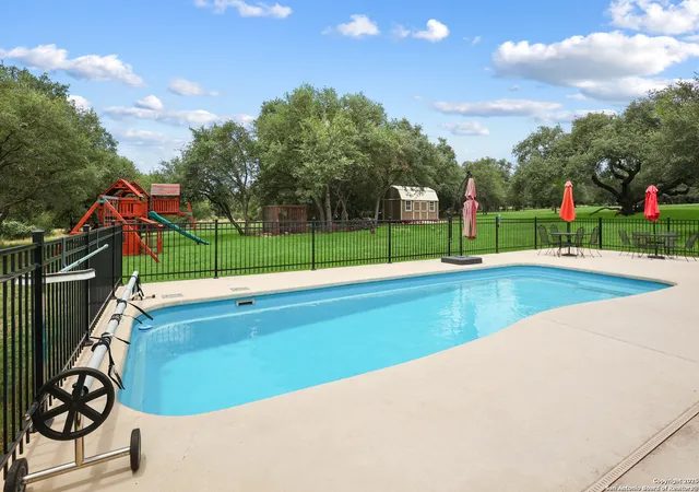 Photo 4 of Sale Pending at 335 Mill Run, New Braunfels, TX 78132 | MLS# 1882833 | Listing updated on 2025-08-29