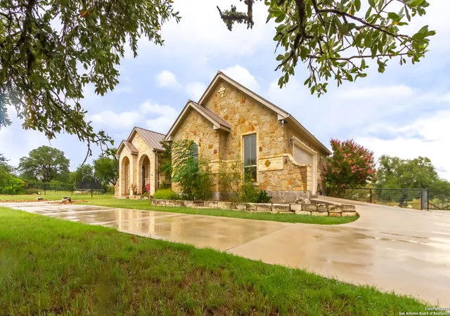 Photo 3 of Sale Pending at 1154 Sapling Spg, New Braunfels, TX 78132 | MLS# 1882887 | Listing updated on 2025-09-16