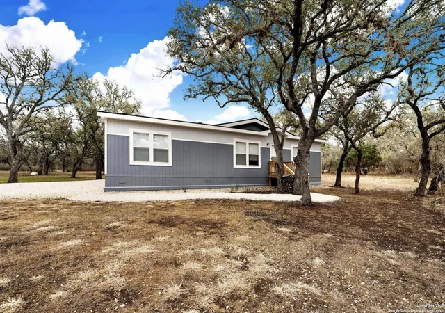 Photo 3 of Manufactured home for sale at 603 Sherrywood, San Antonio, TX 78264 | MLS# 1882911 | Listing updated on 2025-10-22