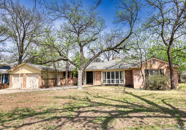 3rd image of 728 N Getty St, Uvalde, TX 78801 | MLS# 1882923