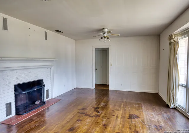 4th image of 728 N Getty St, Uvalde, TX 78801 | MLS# 1882923