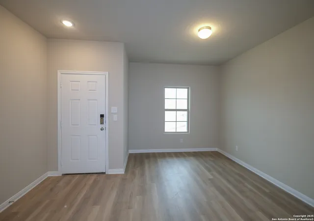 Photo 4 of Sale Pending at 5036 Cacti Orchard, San Antonio, TX 78222 | MLS# 1882983 | Listing updated on 2025-09-15