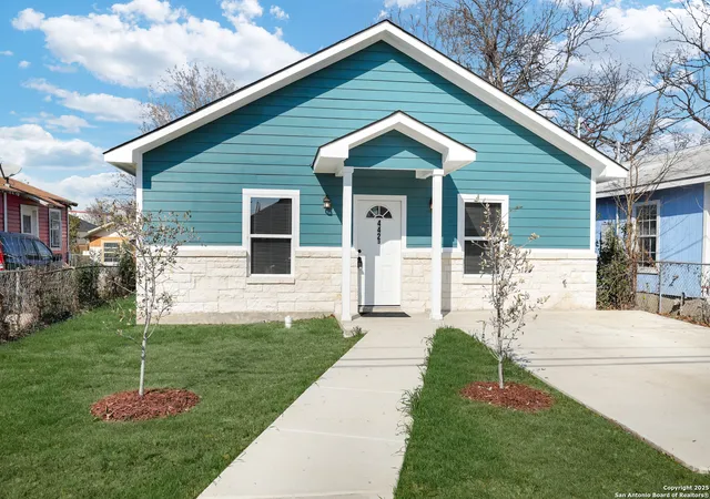 Photo 2 of Single family home for sale at 4423 Buena Vista, San Antonio, TX 78237 | MLS# 1883046 | Listing updated on 2025-10-21