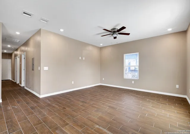 Photo 3 of Single family home for sale at 4423 Buena Vista, San Antonio, TX 78237 | MLS# 1883046 | Listing updated on 2025-10-21