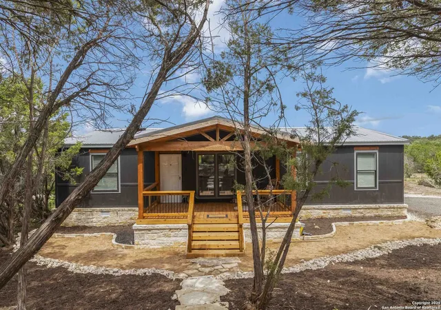 Photo 2 of Sale Pending at 144 Deer Run, Canyon Lake, TX 78133 | MLS# 1883072 | Listing updated on 2025-10-21