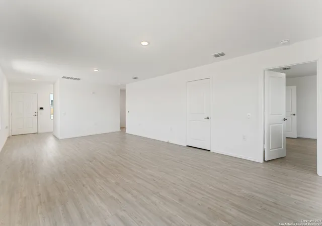 Photo 4 of Sale Pending at 3707 Kurz Plaza, San Antonio, TX 78211 | MLS# 1883115 | Listing updated on 2025-09-18