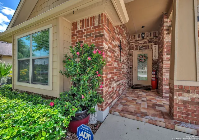 Photo 2 of Single family home for sale at 5809 Devonwood St, Cibolo, TX 78108 | MLS# 1883127 | Listing updated on 2026-02-05