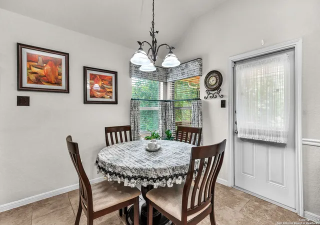 Photo 4 of Single family home for sale at 5809 Devonwood St, Cibolo, TX 78108 | MLS# 1883127 | Listing updated on 2026-02-05