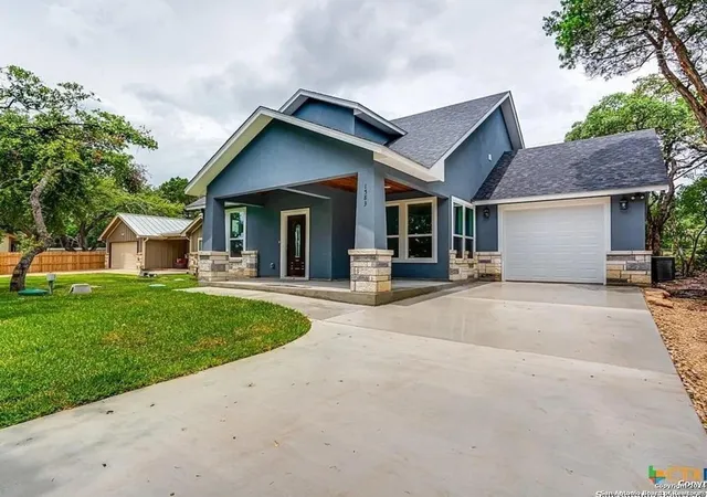 Photo 1 of Single family home for sale at 1583 Bonnyview Dr, Canyon Lake, TX 78133 | MLS# 1883246 | Listing updated on 2026-03-06
