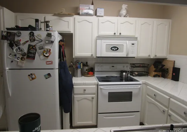 Photo 2 of Condo for sale at 133 Chapel Hill #133, San Antonio, TX 78240 | MLS# 1883261 | Listing updated on 2025-08-16
