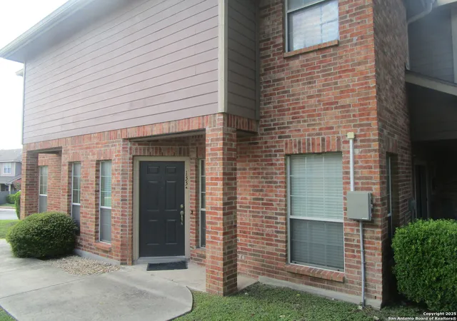Photo 3 of Condo for sale at 133 Chapel Hill #133, San Antonio, TX 78240 | MLS# 1883261 | Listing updated on 2025-08-16