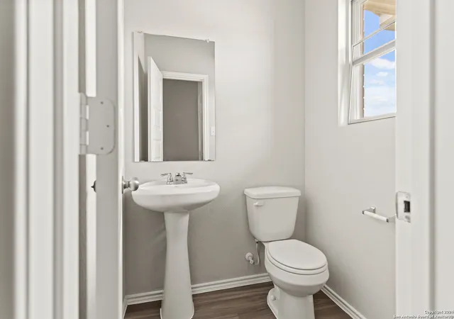 Photo 3 of Sale Pending at 2442 Redlove Dr, San Antonio, TX 78224 | MLS# 1883291 | Listing updated on 2025-08-01