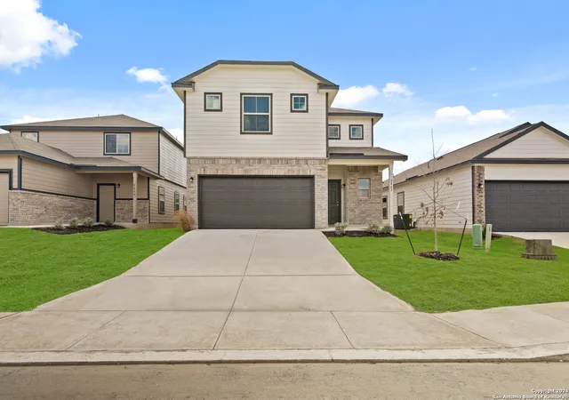 Photo 1 of Sale Pending at 2442 Redlove Dr, San Antonio, TX 78224 | MLS# 1883291 | Listing updated on 2025-08-01