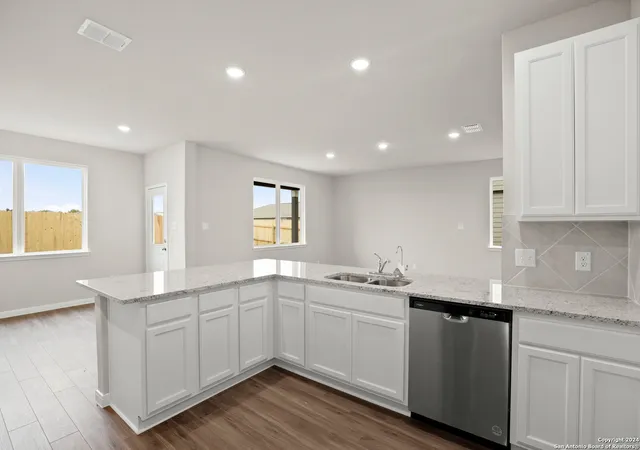 Photo 4 of Sale Pending at 10306 Eve Gardens, San Antonio, TX 78224 | MLS# 1883312 | Listing updated on 2025-08-01