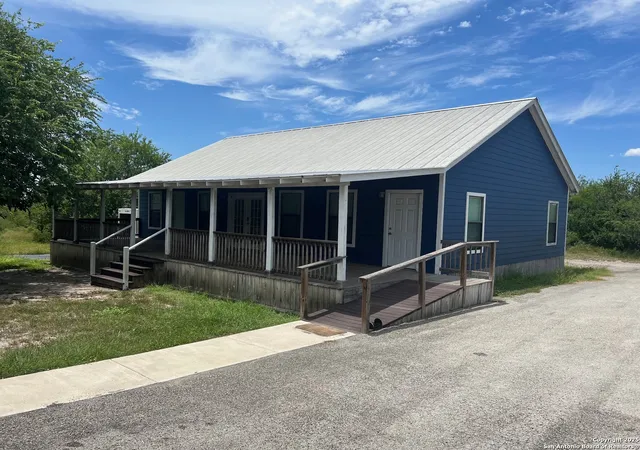 3rd image of 621 Cr 356, Kenedy, TX 78119 | MLS# 1883364