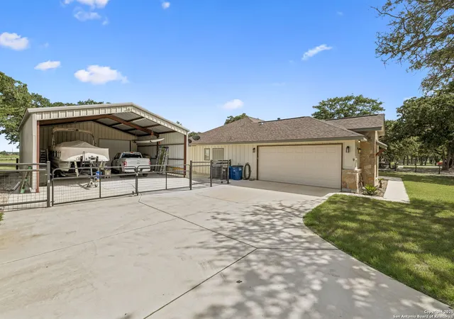 Photo 3 of Sale Pending at 164 Sendera Xing, La Vernia, TX 78121 | MLS# 1883410 | Listing updated on 2025-09-06