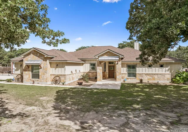 Photo 3 of Sale Pending at 164 Sendera Xing, La Vernia, TX 78121 | MLS# 1883410 | Listing updated on 2025-09-06