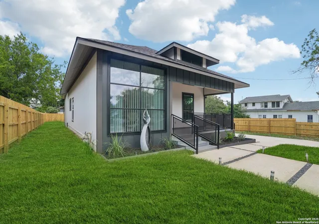 Photo 2 of Sale Pending at 427 Cass, San Antonio, TX 78204 | MLS# 1883433 | Listing updated on 2025-11-12