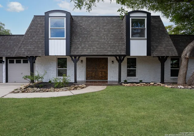 Photo 3 of Single family home for sale at 10818 Oak Bank, San Antonio, TX 78230 | MLS# 1883472 | Listing updated on 2025-08-31