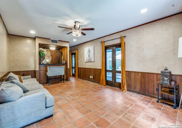 Photo 4 of Single family home for sale at 201 Chattington, San Antonio, TX 78213 | MLS# 1883481 | Listing updated on 2025-09-29