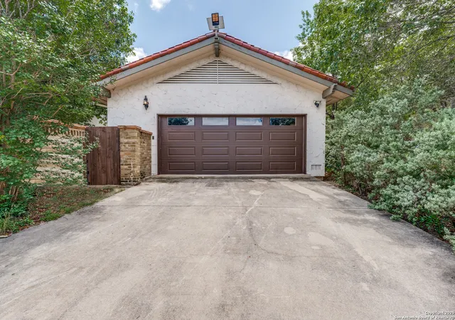Photo 1 of Single family home for sale at 201 Chattington, San Antonio, TX 78213 | MLS# 1883481 | Listing updated on 2025-09-29