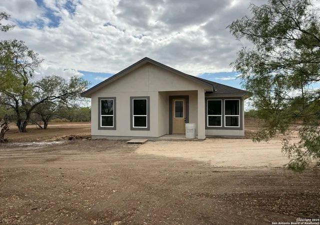 Photo 1 of Single family home for sale at 1400 Corgey Rd, Pleasanton, TX 78064 | MLS# 1883502 | Listing updated on 2026-02-07