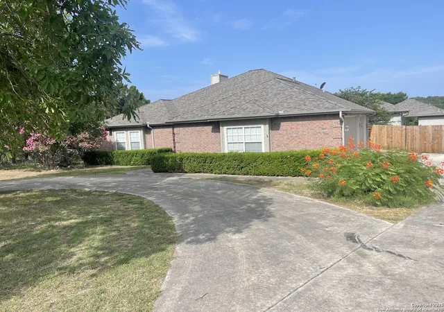 Photo 2 of Sale Pending at 1119 Bellewood, Canyon Lake, TX 78133 | MLS# 1883511 | Listing updated on 2025-12-11