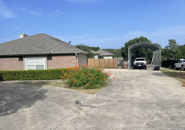 Photo 4 of Sale Pending at 1119 Bellewood, Canyon Lake, TX 78133 | MLS# 1883511 | Listing updated on 2025-12-11