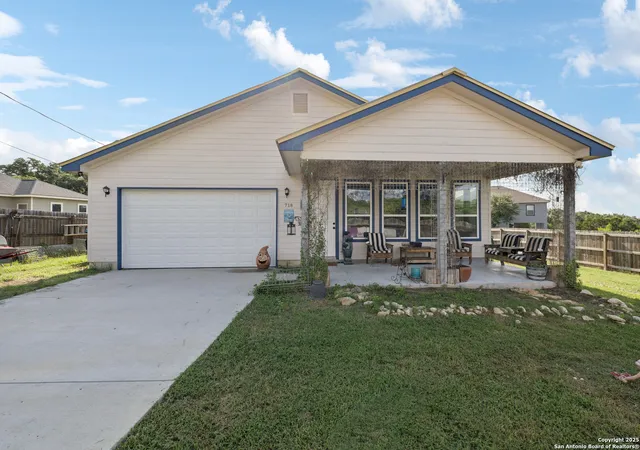 Photo 1 of Single family home for sale at 718 Chip Shot, Spring Branch, TX 78070 | MLS# 1883527 | Listing updated on 2025-10-25