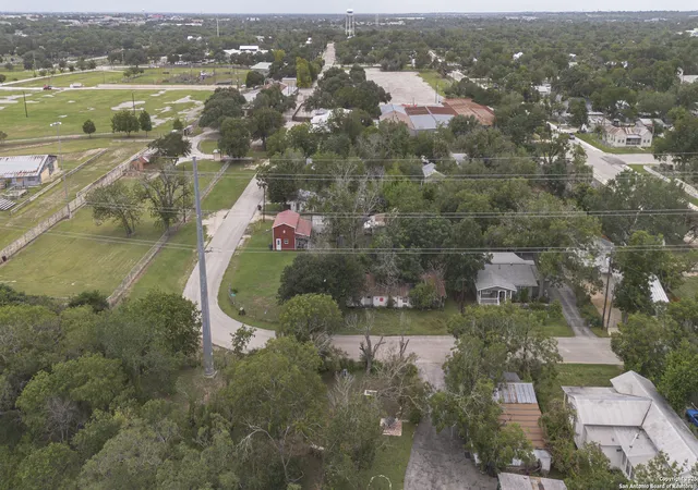 1st image of 664 E North St, New Braunfels, TX 78130 | MLS# 1883563
