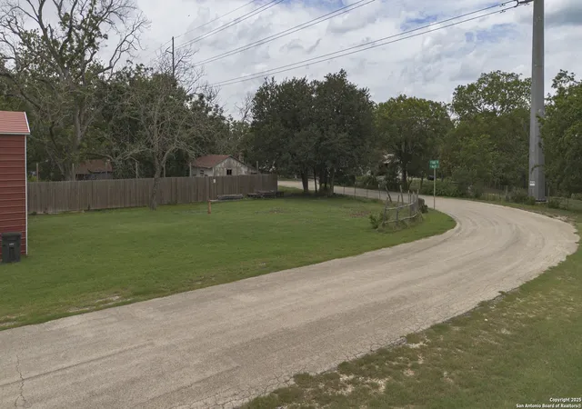 15th image of 664 E North St, New Braunfels, TX 78130 | MLS# 1883563