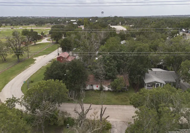 3rd image of 664 E North St, New Braunfels, TX 78130 | MLS# 1883563