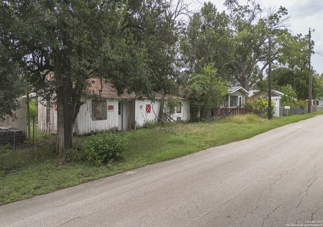 5th image of 664 E North St, New Braunfels, TX 78130 | MLS# 1883563